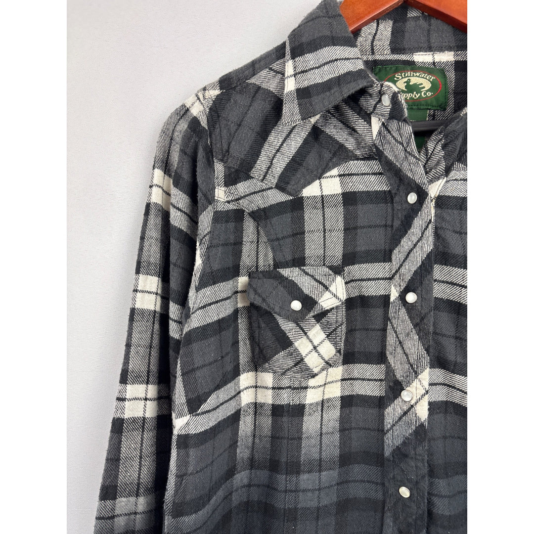 Women’s Stillwater Supply Co. Medium White, Black & Gray Ombré Snap Button Up
