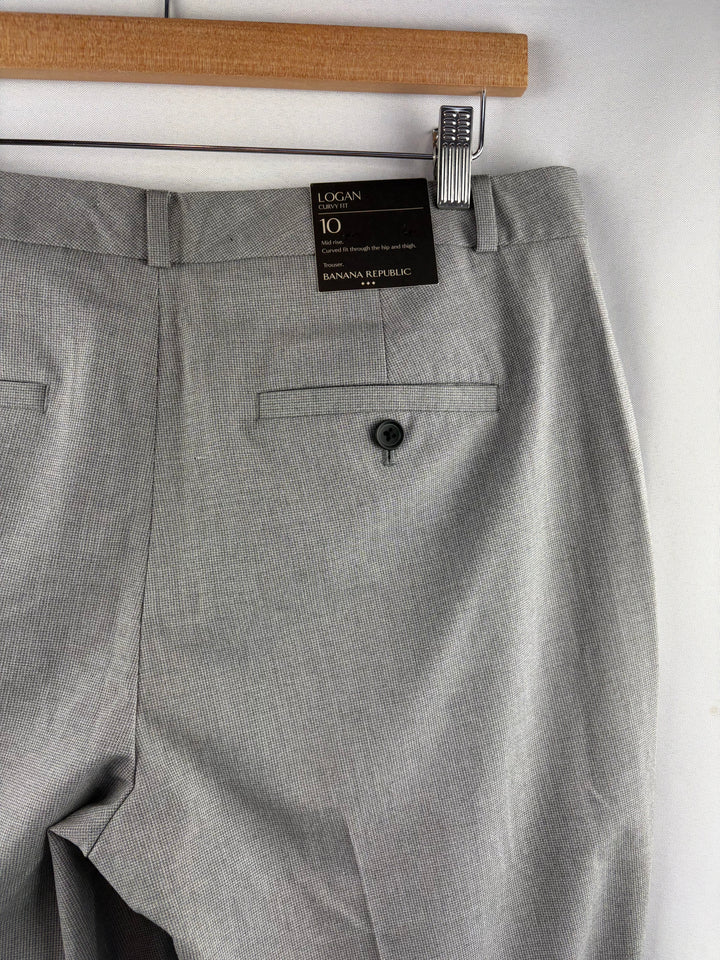 Women’s Banana Republic Size 10 Light Gray Pleated Pants