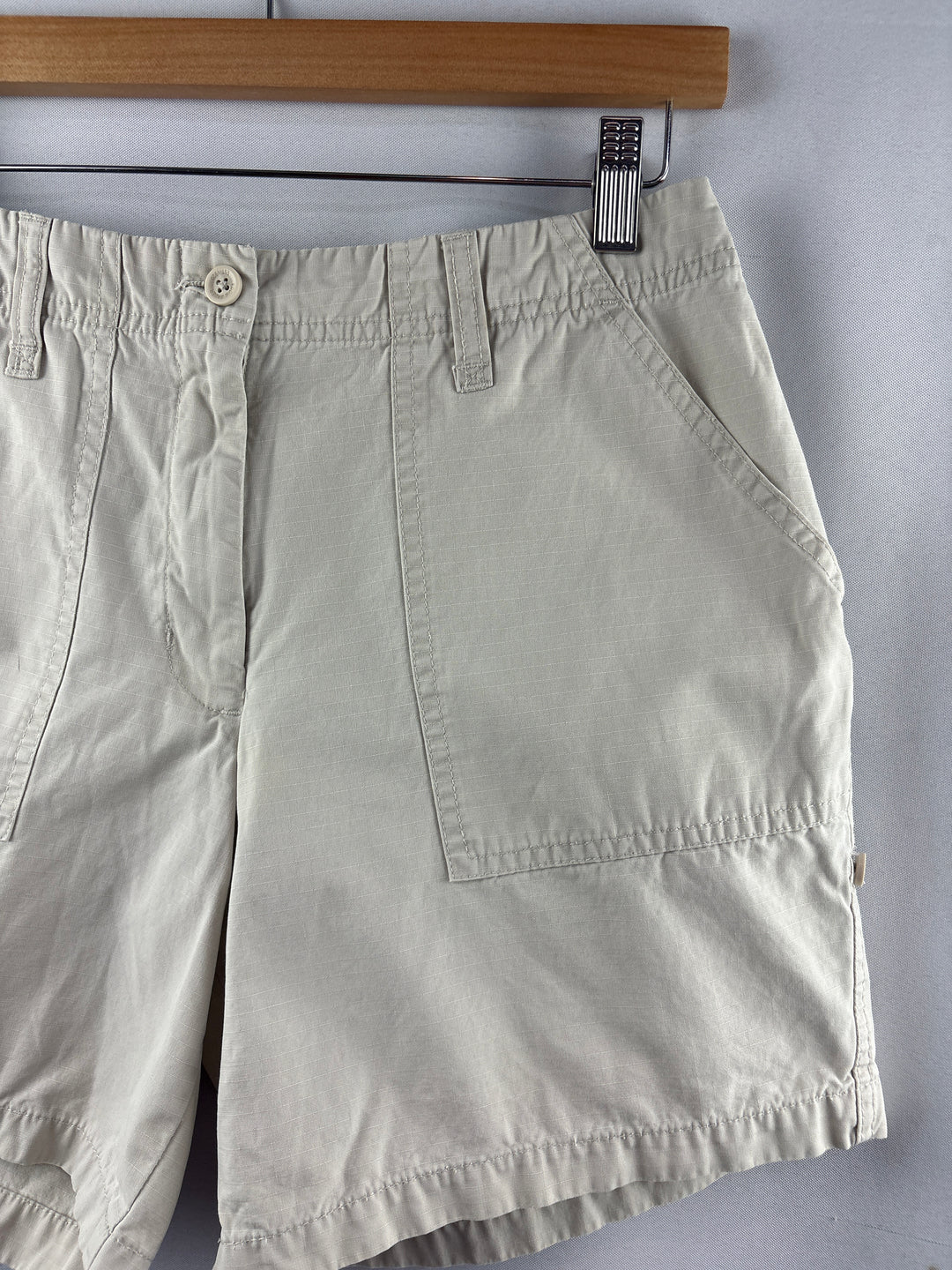 Women’s Eddie Bauer Size 4 Light Khaki Shorts
