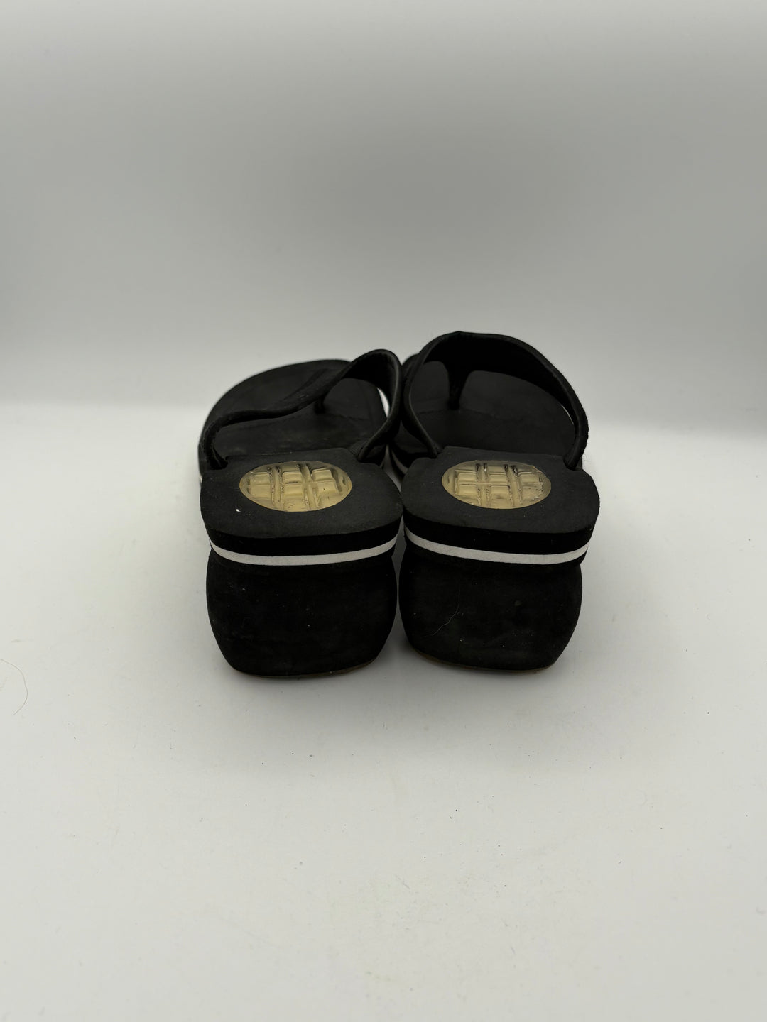 Women Somethin’ Else Skechers Size 8 Black Thong Heels