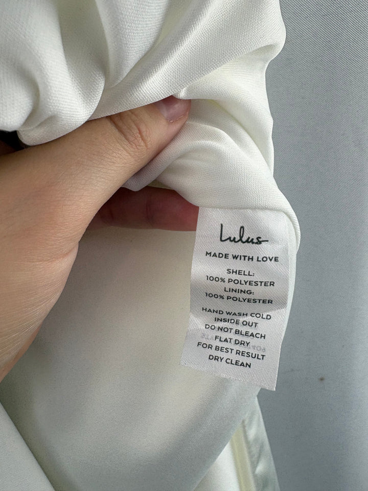 Women’s Lulus Large White Satin Sleeveless Formal Dress