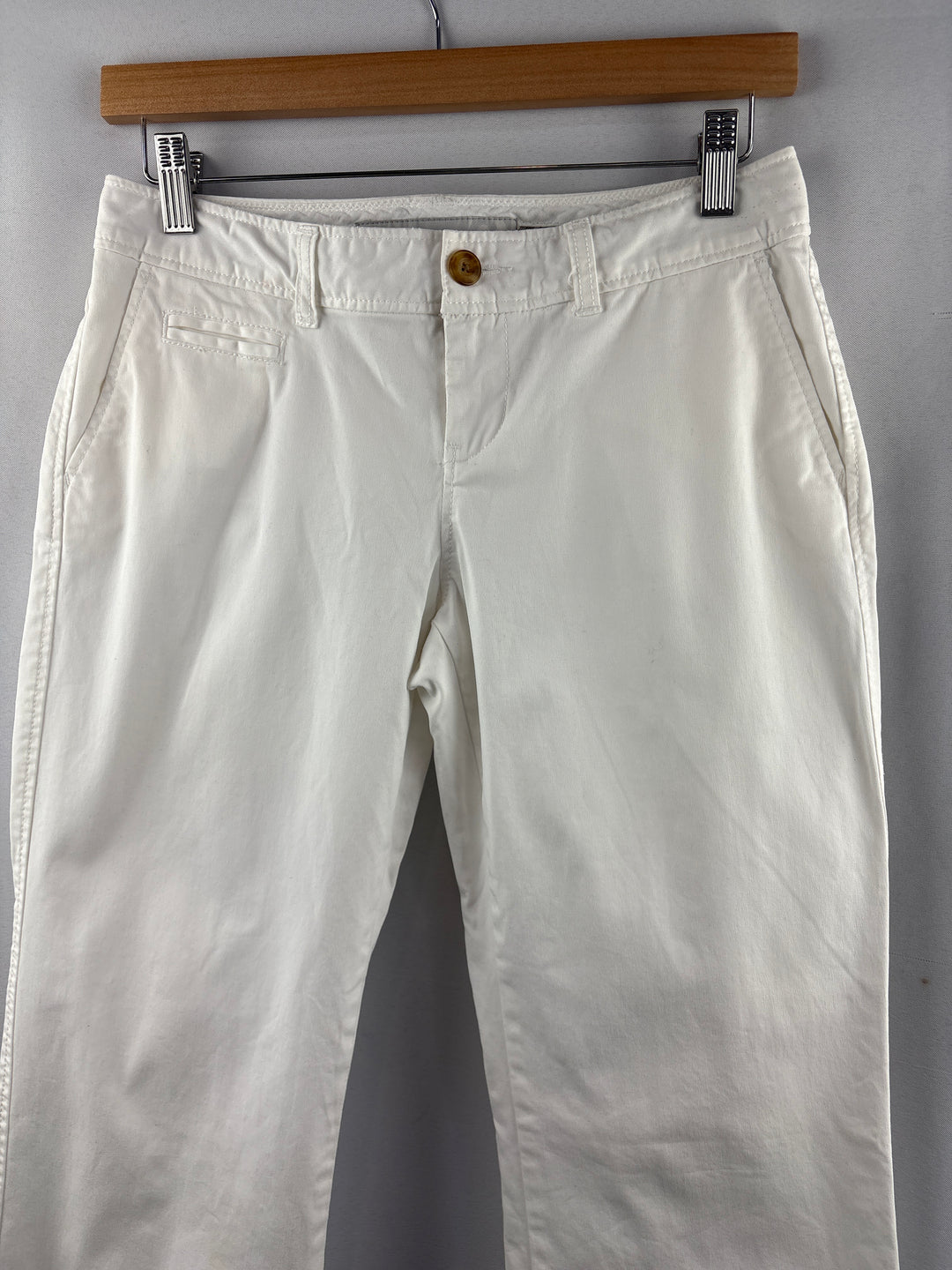 Women’s Old Navy Size 2 White Straight Leg Pants