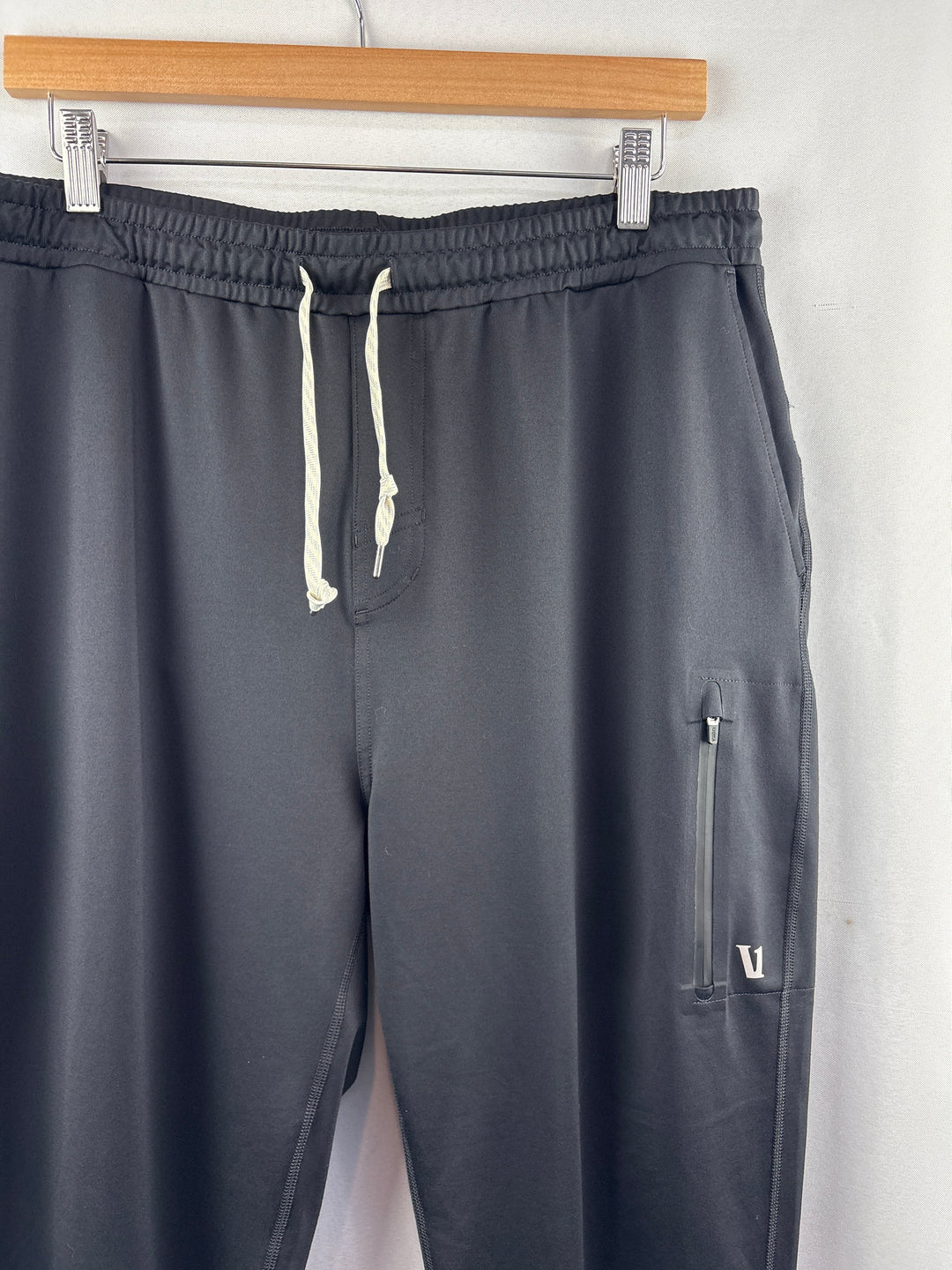 Men’s Vuori Size XL Black Sports Joggers