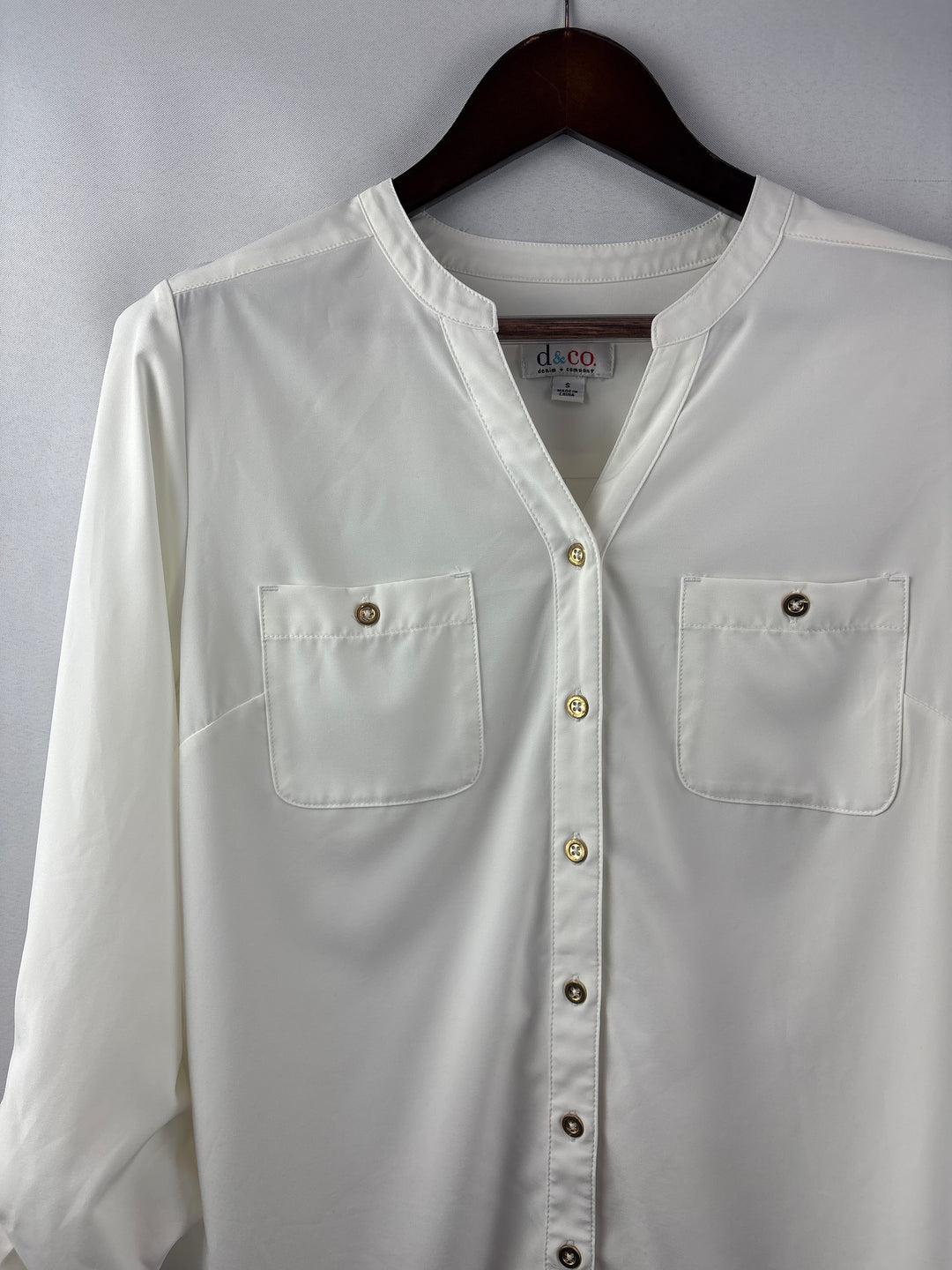 Women’s D&amp;Co. Small White Button Up Blouse